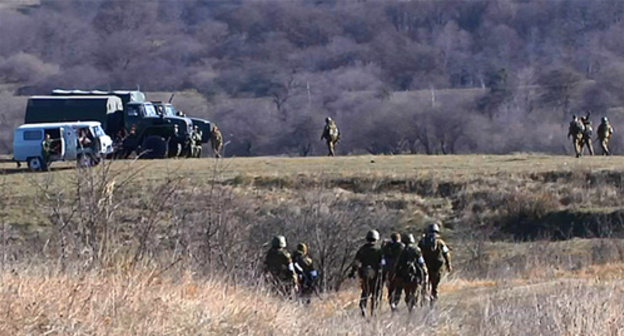 The law enforcers during CTO. Photo: http://nac.gov.ru/nakmessage/2015/11/25/v-nalchike-neitralizovany-14-boevikov-polnostyu-unichtozhena-krupnaya-banda-i-.html