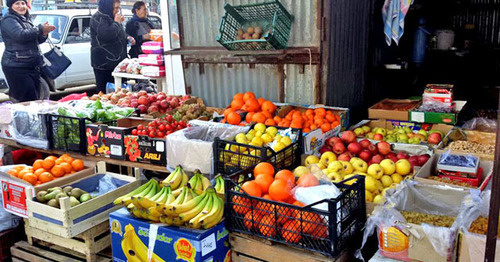 A market in Azerbaijan. Photo: RFE/RL http://www.radioazadlyg.org/ A market in Azerbaijan. Photo: RFE/RL http://www.radioazadlyg.org/