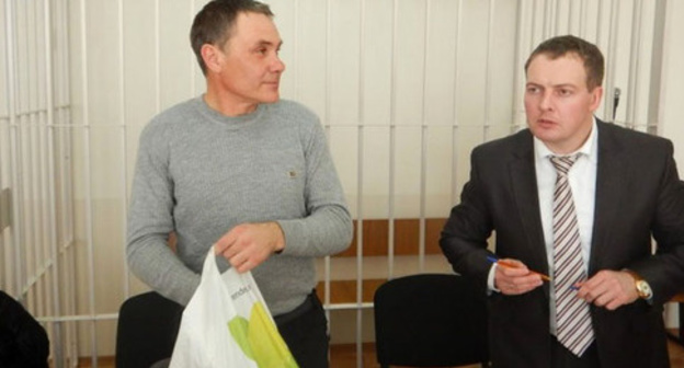 Evgeny Vitishko (to the left) and his advocate Sergey Loktev. Photo http://freevitishko.org/ru/?paged=2