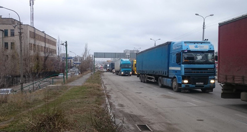 A convoy of trucks from Volgograd. Photo: Alexei Ulyanov's personal blog, http://ulianov24.livejournal.com/ A convoy of trucks from Volgograd. Photo: Alexei Ulyanov's personal blog, http://ulianov24.livejournal.com/