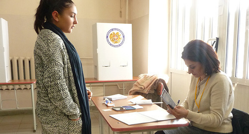 At the voting station on the day of referendum, December 6, 2015. Photo by Tigran Petrosyan for the ‘Caucasian Knot’. At the voting station on the day of referendum, December 6, 2015. Photo by Tigran Petrosyan for the ‘Caucasian Knot’.
