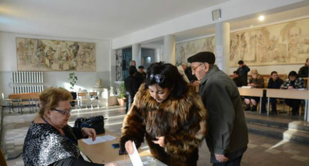 At the voting station on the day of referendum, December 6, 2015. Photo: RFE/RL