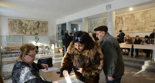 At the voting station on the day of referendum, December 6, 2015. Photo: RFE/RL At the voting station on the day of referendum, December 6, 2015. Photo: RFE/RL