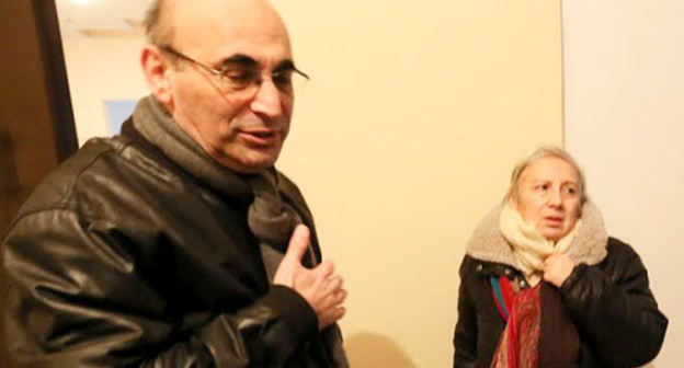 The Yunus spouses after Leyla Yunis was released, December 9, 2015. Photo by Aziz Karimov for the ‘Caucasian Knot’. The Yunus spouses after Leyla Yunis was released, December 9, 2015. Photo by Aziz Karimov for the ‘Caucasian Knot’.