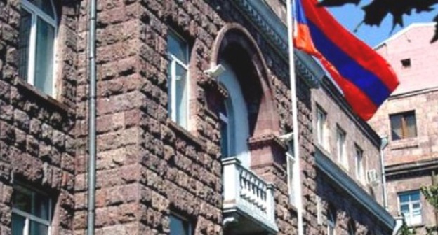 The building of the Armenian CEC. Photo: RFE/RL The building of the Armenian CEC. Photo: RFE/RL