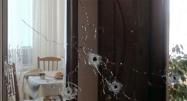 Bullet holes in a mirror in the flat of the leader of the armed underground of KBR who had sworn to the IS after the police raid. Photo: http://nac.gov.ru/nakmessage/2015/11/11/v-nalchike-neitralizvan-prisyagnuvshii-ig-bandglavar-boevikov-kbr.html Bullet holes in a mirror in the flat of the leader of the armed underground of KBR who had sworn to the IS after the police raid. Photo: http://nac.gov.ru/nakmessage/2015/11/11/v-nalchike-neitralizvan-prisyagnuvshii-ig-bandglavar-boevikov-kbr.html