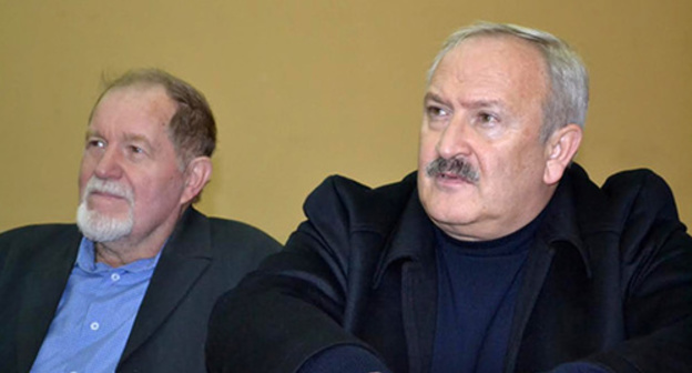 Professor Anatoly Kudakin (to the left), Deputy of Sochi City Council Konstantin Gergishan / Photo by Svetlana Kravchenko for the "Caucasian Knot" Professor Anatoly Kudakin (to the left), Deputy of Sochi City Council Konstantin Gergishan / Photo by Svetlana Kravchenko for the "Caucasian Knot"