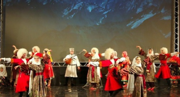 The rehearsal of the days of Dagestan opening in Paris. Photo: http://www.riadagestan.ru/news/society/v_shtab_kvartire_yunesko_v_parizhe_proydut_dni_dagestana_posvyashchennye_2000_letiyu_drevnego_derbenta/ The rehearsal of the days of Dagestan opening in Paris. Photo: http://www.riadagestan.ru/news/society/v_shtab_kvartire_yunesko_v_parizhe_proydut_dni_dagestana_posvyashchennye_2000_letiyu_drevnego_derbenta/