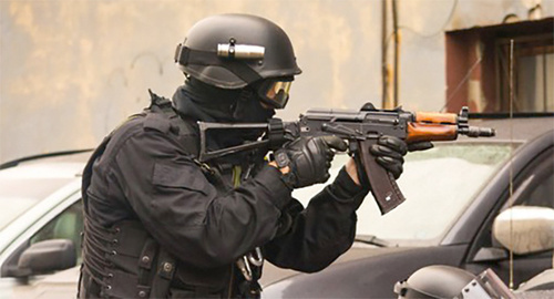 A law enforcer during CTO. Photo: http://nac.gov.ru/nakmessage/2015/12/16/v-nalchike-pri-okazanii-vooruzhennogo-soprotivleniya-neitralizovan-bandit.html A law enforcer during CTO. Photo: http://nac.gov.ru/nakmessage/2015/12/16/v-nalchike-pri-okazanii-vooruzhennogo-soprotivleniya-neitralizovan-bandit.html