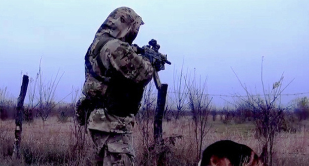 A law enforcer during CTO. Photo: http://nac.gov.ru/nakmessage/2015/12/01/v-dagestane-neitralizovany-dva-bandglavarya-i-boevik-vernuvshiisya-iz-sirii.html A law enforcer during CTO. Photo: http://nac.gov.ru/nakmessage/2015/12/01/v-dagestane-neitralizovany-dva-bandglavarya-i-boevik-vernuvshiisya-iz-sirii.html