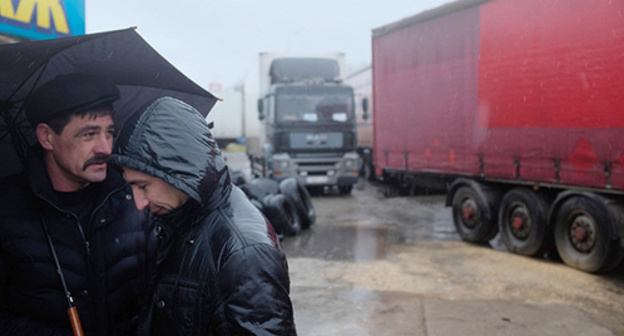Truckers' strike. November 2015. Photo: Eduard Kornienko YUGA.ru Truckers' strike. November 2015. Photo: Eduard Kornienko YUGA.ru