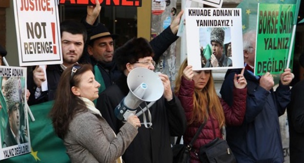 Picket near General Consulate of Russia in Turkey, Istanbul, December 19, 2015. Photo by Magomed Tuayev for the ‘Caucasian Knot’. 