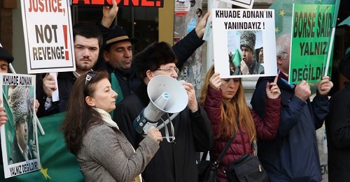 Picket near General Consulate of Russia in Turkey, Istanbul, December 19, 2015. Photo by Magomed Tuayev for the ‘Caucasian Knot’. Picket near General Consulate of Russia in Turkey, Istanbul, December 19, 2015. Photo by Magomed Tuayev for the ‘Caucasian Knot’.