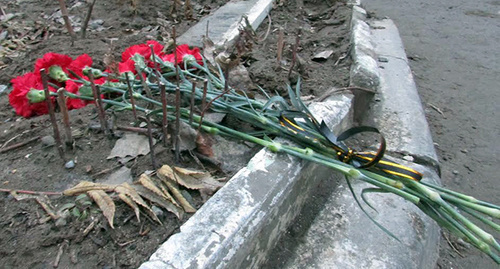 Flowers laid in memory of people killed in the explosion at a residential building in Volgograd. Photo by Vyacheslav Yaschenko for the ‘Caucasian Knot’. Flowers laid in memory of people killed in the explosion at a residential building in Volgograd. Photo by Vyacheslav Yaschenko for the ‘Caucasian Knot’.