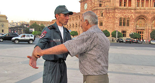 Opposition protest, August 21, 2015: clashes of activists with police. Photo by Tigran Petrosyan for the ‘Caucasian Knot’. Opposition protest, August 21, 2015: clashes of activists with police. Photo by Tigran Petrosyan for the ‘Caucasian Knot’.