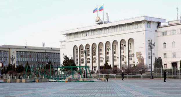 Lenina Square. Makhachkala. Photo http://www.mkala.ru/info/news/2015/12/10/news_9301.html Lenina Square. Makhachkala. Photo http://www.mkala.ru/info/news/2015/12/10/news_9301.html
