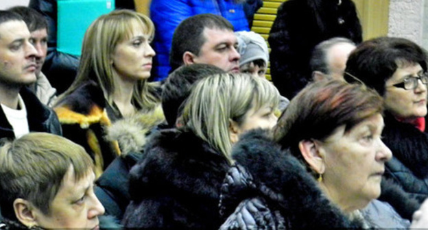 Former tenants of the destroyed house in Volgograd have held a meeting. December 30, 2015. Photo by Tatyana Filimonova for the "Caucasian Knot" Former tenants of the destroyed house in Volgograd have held a meeting. December 30, 2015. Photo by Tatyana Filimonova for the "Caucasian Knot"