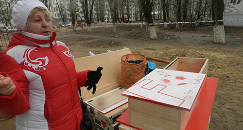 Resident of collapsed residential building Valentina Petrovna, Volgograd, December 25, 2015. Photo by Tatiana Filimonova for the ‘Caucasian Knot’. Resident of collapsed residential building Valentina Petrovna, Volgograd, December 25, 2015. Photo by Tatiana Filimonova for the ‘Caucasian Knot’.