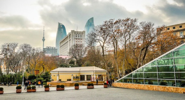 Street in the centre of Baku. Photo by Aziz Karimov for the ‘Caucasian Knot’. Street in the centre of Baku. Photo by Aziz Karimov for the ‘Caucasian Knot’.