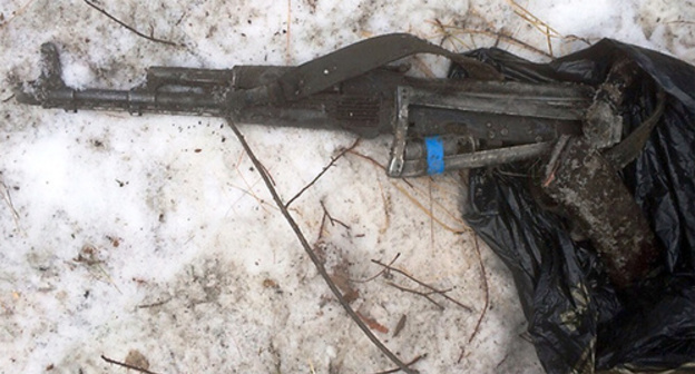 An automatic firearm. Photo: http://nac.gov.ru/nakmessage/2015/12/29/v-dagestane-v-khode-kto-neitralizovan-glavar-bandy.html An automatic firearm. Photo: http://nac.gov.ru/nakmessage/2015/12/29/v-dagestane-v-khode-kto-neitralizovan-glavar-bandy.html