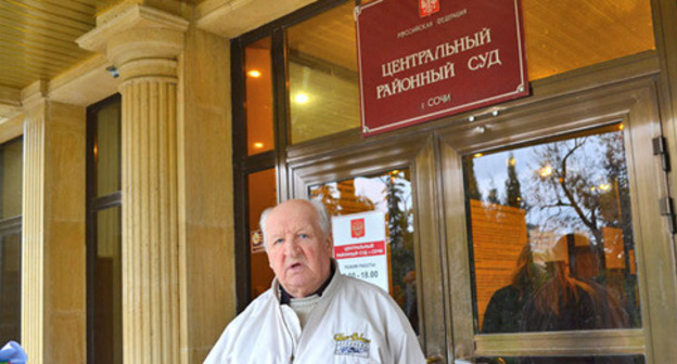 Vadim Urkunov near the Central District Court of Sochi. Photo by Svetlana Kravchenko for the "Caucasian Knot" Vadim Urkunov near the Central District Court of Sochi. Photo by Svetlana Kravchenko for the "Caucasian Knot"