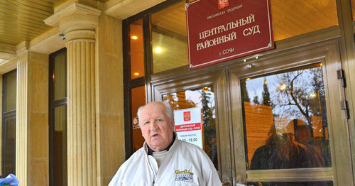 Vadim Urkunov near the Central District Court of Sochi. Photo by Svetlana Kravchenko for the "Caucasian Knot" Vadim Urkunov near the Central District Court of Sochi. Photo by Svetlana Kravchenko for the "Caucasian Knot"
