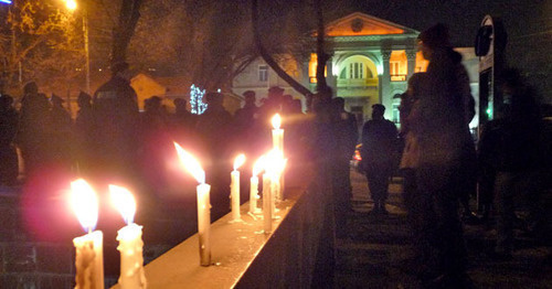 Candles lit in connection in memory of the murder of the Avetisyan family. Photo by Armine Martirosyan for the "Caucasian Knot" Candles lit in connection in memory of the murder of the Avetisyan family. Photo by Armine Martirosyan for the "Caucasian Knot"