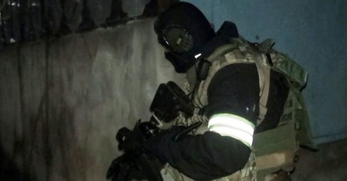 Special service agent at the place of special operation in Nalchik, January 16, 2016. Photo: http://nac.gov.ru/nakmessage/2016/01/16/v-nalchike-v-chastnom-dome-blokirovan-bandit.html Special service agent at the place of special operation in Nalchik, January 16, 2016. Photo: http://nac.gov.ru/nakmessage/2016/01/16/v-nalchike-v-chastnom-dome-blokirovan-bandit.html