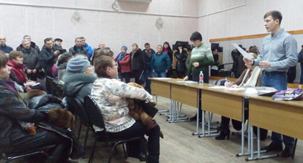 Meeting of the tenants of the destroyed apartment building in Volgograd, January 17, 2016. Photo by Tatiana Filimonova for the ‘Caucasian Knot’. Meeting of the tenants of the destroyed apartment building in Volgograd, January 17, 2016. Photo by Tatiana Filimonova for the ‘Caucasian Knot’.