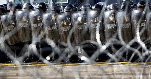 Armenian policemen. Photo: © PAN Photo / Varo Rafayelyan