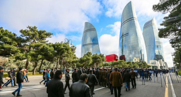 Azerbaijan marks Day of Mourning in memory of those who fell victim to special operation carried out by Soviet troops in Baku on January 20, 1990. Baku, January 20, 2016. Photo by Aziz Karimov for the ‘Caucasian Knot’. Azerbaijan marks Day of Mourning in memory of those who fell victim to special operation carried out by Soviet troops in Baku on January 20, 1990. Baku, January 20, 2016. Photo by Aziz Karimov for the ‘Caucasian Knot’.