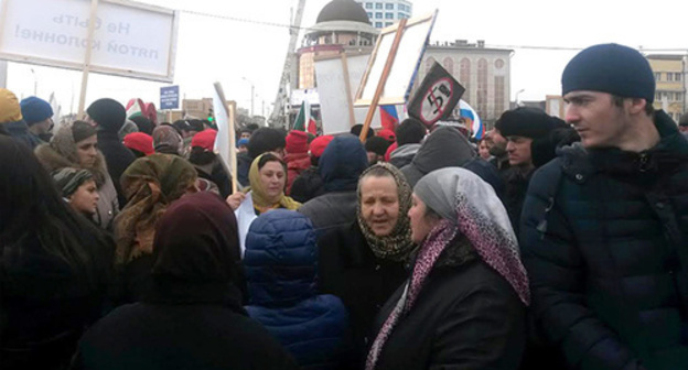 Participants of the rally "Our Strength is in Unity" in support of Chechen leader Ramzan Kadyrov. Photo by Nikolai Petrov for the ‘Caucasian Knot’. Participants of the rally "Our Strength is in Unity" in support of Chechen leader Ramzan Kadyrov. Photo by Nikolai Petrov for the ‘Caucasian Knot’.