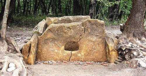 Dolmen "Khadjokh-4" in Adygea. Photo: Yuga.ru Dolmen "Khadjokh-4" in Adygea. Photo: Yuga.ru