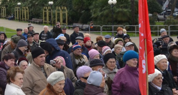 Participants of the CPRF rally in Sochi, January 12, 2015. Photo by Svetlana Kravchenko for the ‘Caucasian Knot’. 