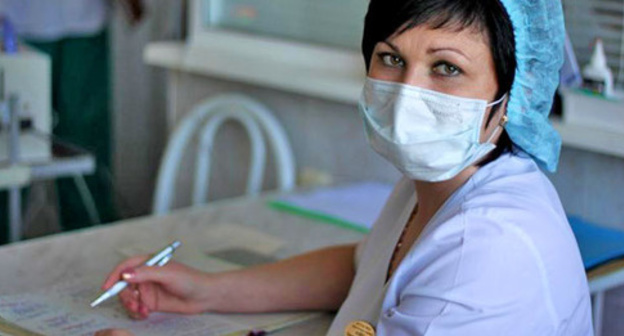 A health-care worker. Photo: Valentina Mischenko / Yugopolis A health-care worker. Photo: Valentina Mischenko / Yugopolis
