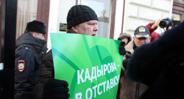 Sergey Mitrokhin at the protest action. Photo: http://www.yabloko.ru/2016/01/26 Sergey Mitrokhin at the protest action. Photo: http://www.yabloko.ru/2016/01/26