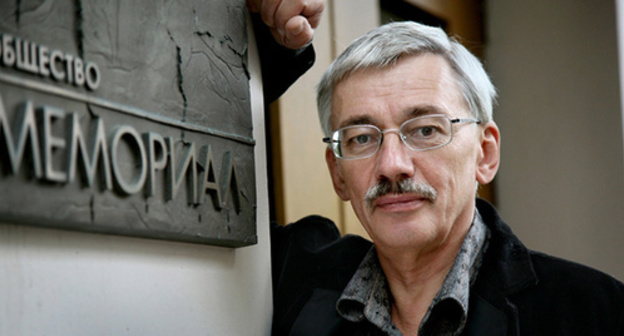 Oleg Orlov. Photo: http://memohrc.org/monitorings/oleg-orlov-zhestkaya-poziciya-memoriala-prezirat-nezakonnye-zakony Oleg Orlov. Photo: http://memohrc.org/monitorings/oleg-orlov-zhestkaya-poziciya-memoriala-prezirat-nezakonnye-zakony