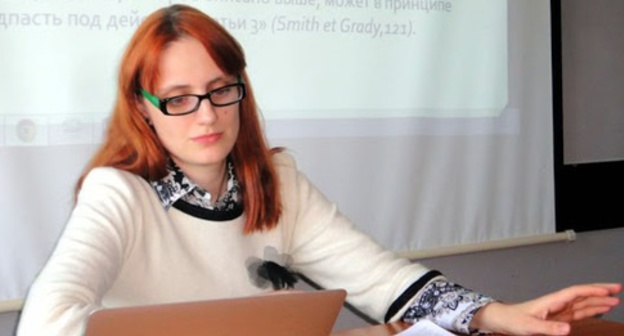 Olga Gnezdilova, the advocate of the Foundation "Legal Initiative". Photo: https://article20.org/news/v-khode-obyska-po-delu-golosa-sledovatel-vytolkal-advokata-z Olga Gnezdilova, the advocate of the Foundation "Legal Initiative". Photo: https://article20.org/news/v-khode-obyska-po-delu-golosa-sledovatel-vytolkal-advokata-z
