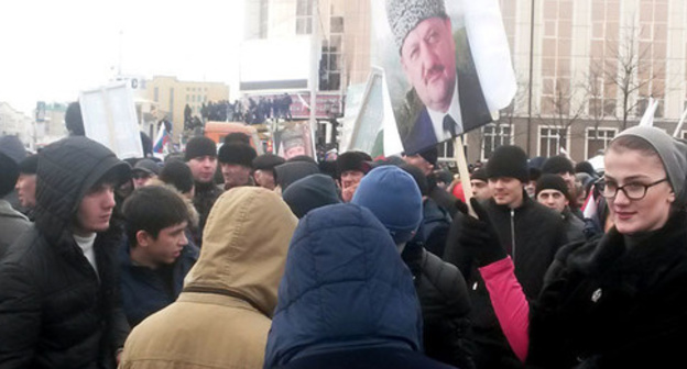 The participants of the rally in support of Kadyrov. Grozny 22, 2016. Photo by Nikolay Petrov for the "Caucasian Knot"