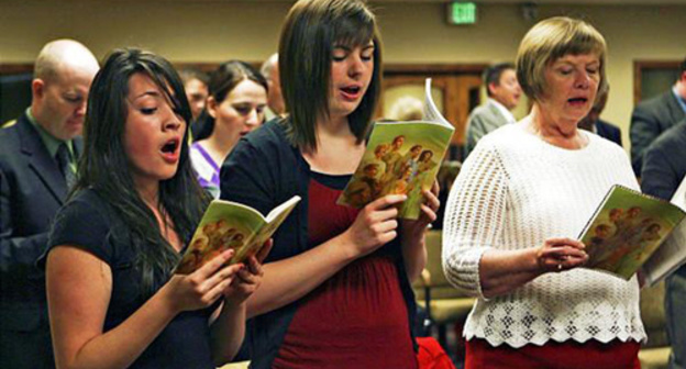 Meeting of the Jehovah's Witnesses community in Azerbaijan. Photo: http://minval.az/news/51172