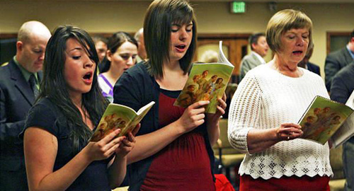 Meeting of the Jehovah's Witnesses community in Azerbaijan. Photo: http://minval.az/news/51172