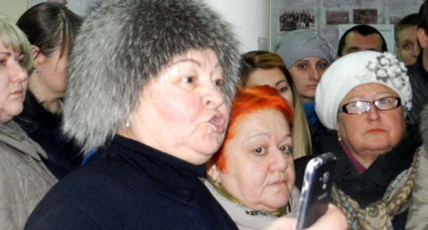 The tenants of the destroyed nine-story apartment house in Kosmonavtov Street. Volgograd, December 2015. Photo by Tatyana Filimonova for the "Caucasian Knot"