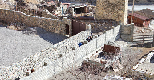 The fence built near the Dzivgis Fortress. North Ossetia. Photo by Emma Marzoeva for the "Caucasian Knot"