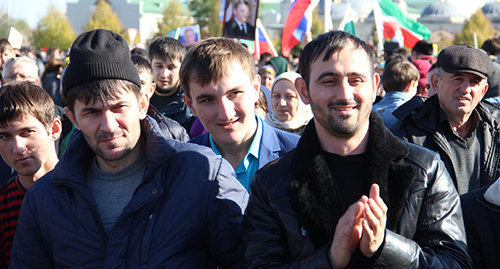 Grozny residents during the celebration of the National Unity Day in Grozny. November 4, 2015. Photo by Magomed Magomedov for the "Caucasian Knot"