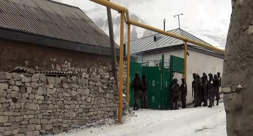 CTO in Dagestan. Photo: http://nac.gov.ru/kontrterroristicheskie-operacii/ukryvavshiysya-v-blokirovannom-dome-bandit.html CTO in Dagestan. Photo: http://nac.gov.ru/kontrterroristicheskie-operacii/ukryvavshiysya-v-blokirovannom-dome-bandit.html