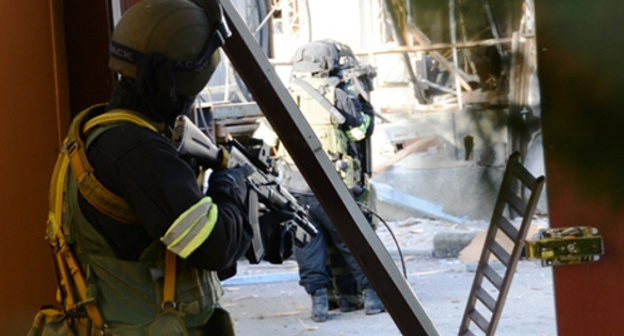 Special forces agent during CTO. Photo: http://nac.gov.ru/kontrterroristicheskie-operacii/v-nalchike-neytralizovan-okazavshiy-vooruzhennoe.html Special forces agent during CTO. Photo: http://nac.gov.ru/kontrterroristicheskie-operacii/v-nalchike-neytralizovan-okazavshiy-vooruzhennoe.html
