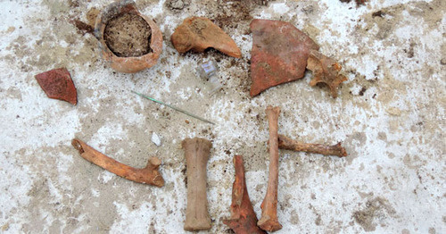 Artifacts found at the place of construction of Alexander Nevsky Cathedral. Photo: Evgeny Kruglov. Artifacts found at the place of construction of Alexander Nevsky Cathedral. Photo: Evgeny Kruglov.