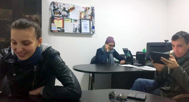 Journalists detained in Grozny, February 19, 2016. Photo: Facebook.com/Hedasaratova Journalists detained in Grozny, February 19, 2016. Photo: Facebook.com/Hedasaratova