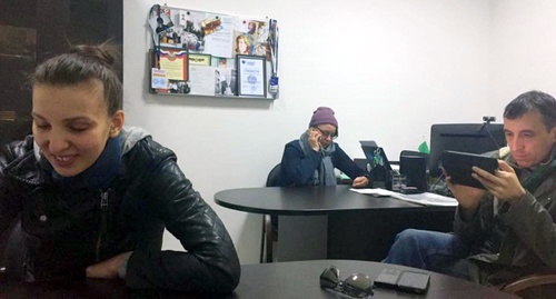 Journalists detained in Grozny, February 19, 2016. Photo: Facebook.com/Hedasaratova Journalists detained in Grozny, February 19, 2016. Photo: Facebook.com/Hedasaratova