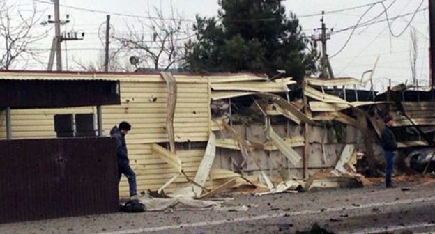 Djemikent traffic police checkpoint after explosion, February 15, 2016. Photo: http://nac.gov.ru/kontrterroristicheskie-operacii/v-derbentskom-rayone-dagestana-u-posta-dps.html Djemikent traffic police checkpoint after explosion, February 15, 2016. Photo: http://nac.gov.ru/kontrterroristicheskie-operacii/v-derbentskom-rayone-dagestana-u-posta-dps.html